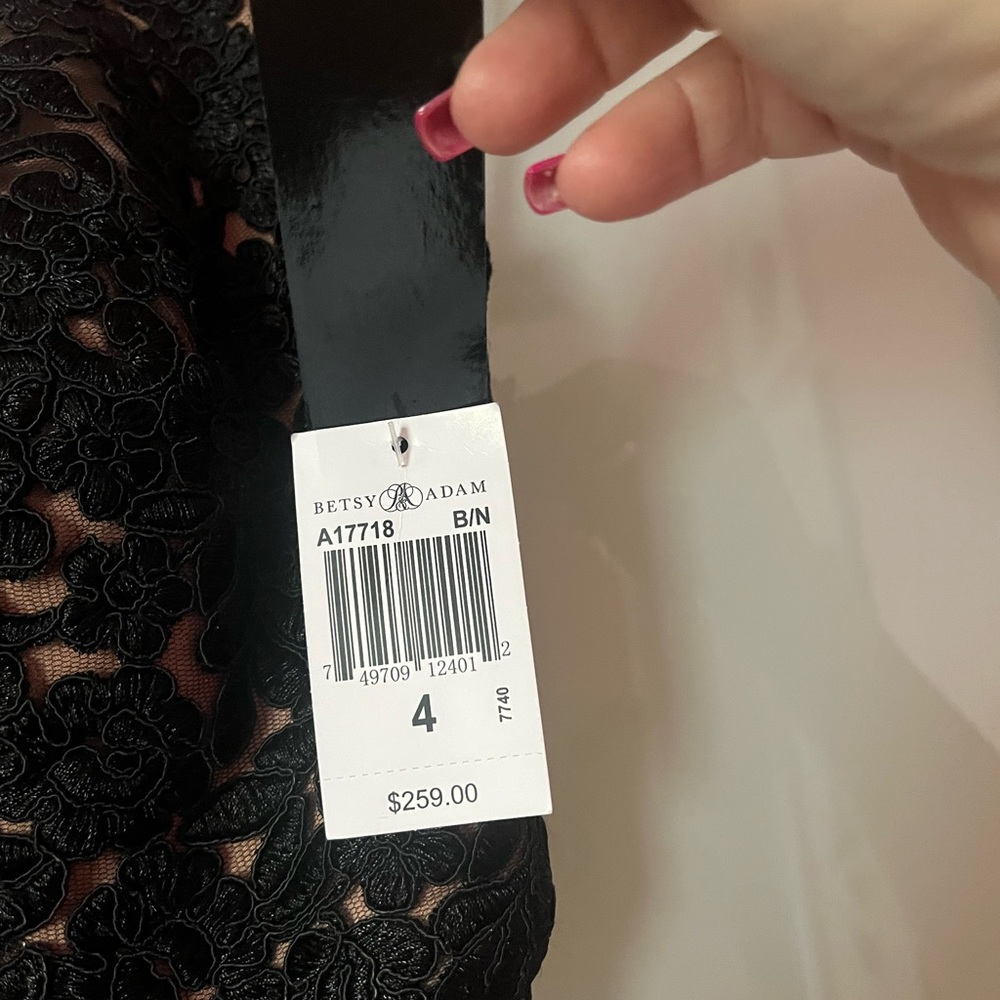 Gorgeous Black Halter lace size 4 Evening Gown - Picture 7 of 8